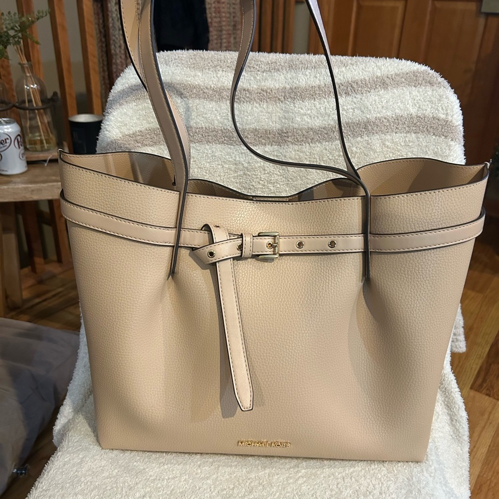 Michael Kors Cream Structured Tote Bag with Metallic Hardware
